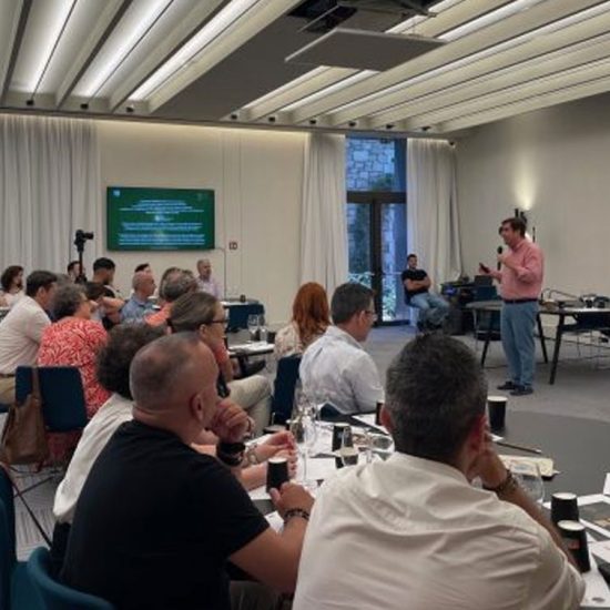 «Βασικές Αρχές Γευσιγνωσίας», με εισηγητή τον κορυφαίο Έλληνα Master of Wine Κωνσταντίνο Λαζαράκη MW και το WSPC