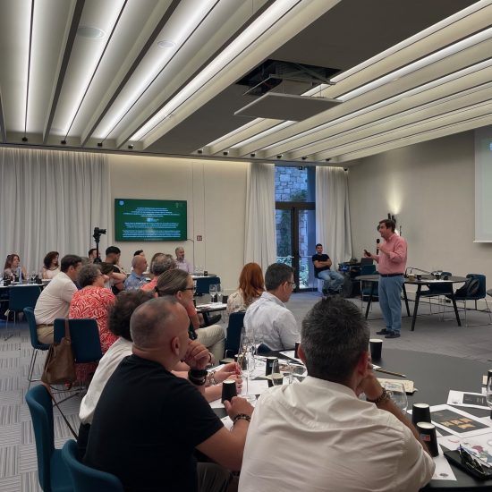 «Βασικές Αρχές Γευσιγνωσίας», με εισηγητή τον κορυφαίο Έλληνα Master of Wine Κωνσταντίνο Λαζαράκη MW και το WSPC